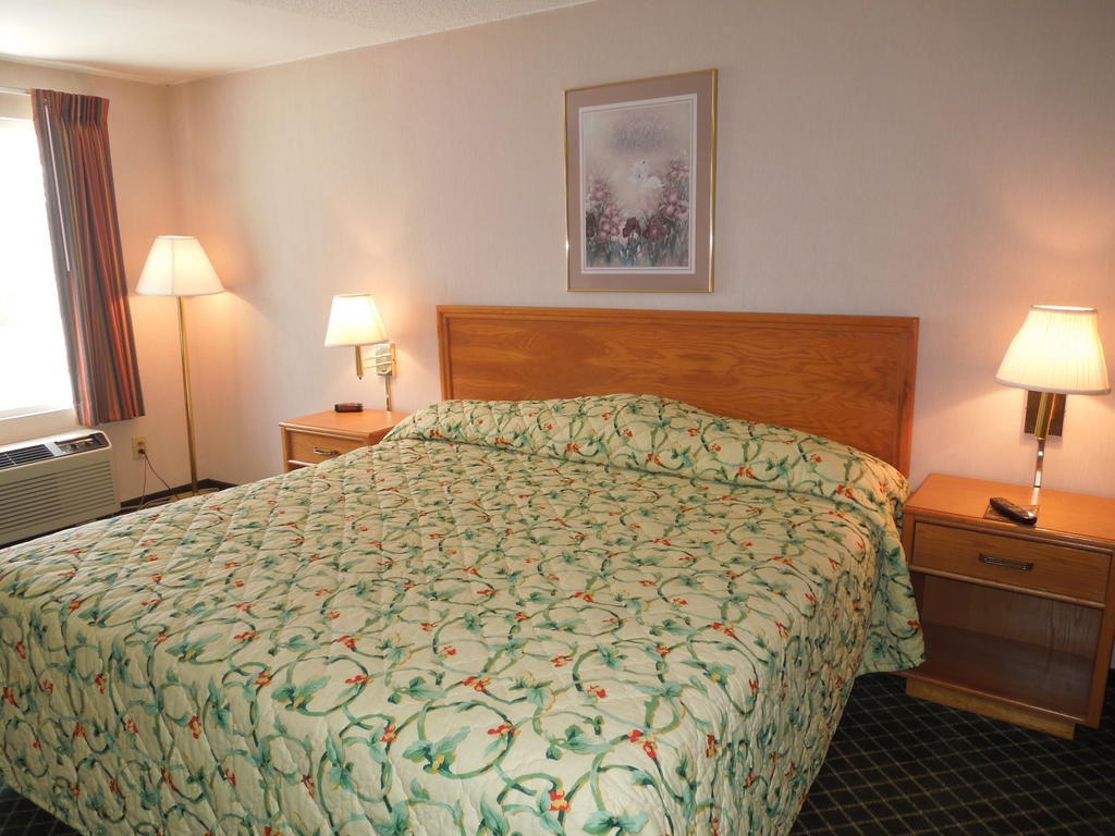 Knights Inn Elyria Quarto foto
