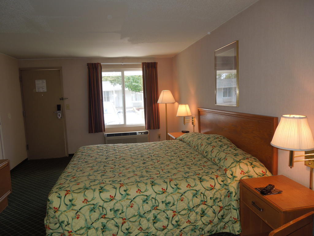 Knights Inn Elyria Quarto foto